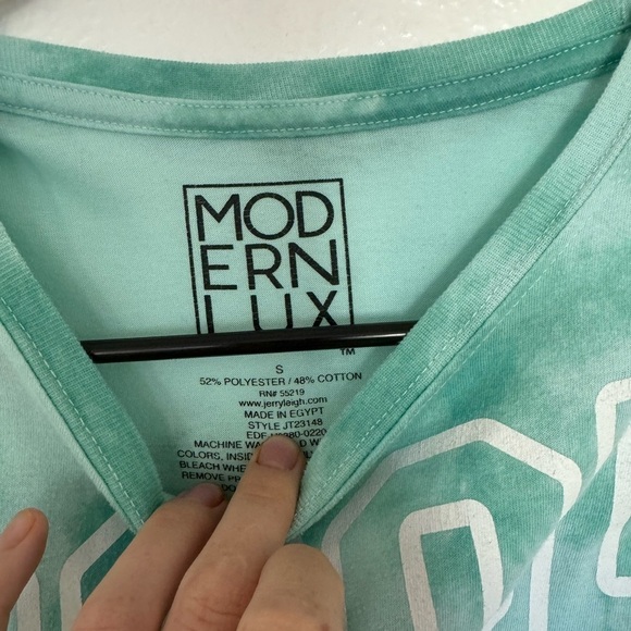 Modern Lux Graphic Tee size Small​ - Picture 3 of 3